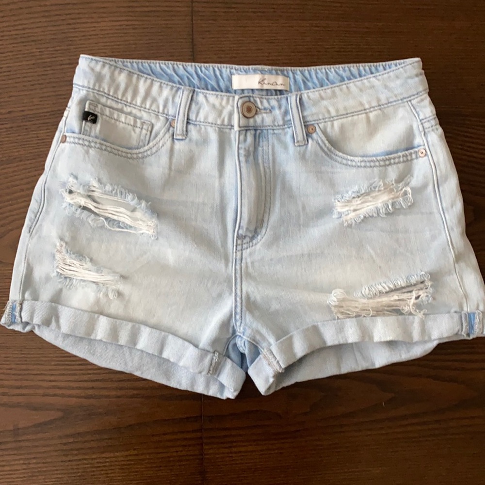 KanCan Light-Wash Distressed Cuffed Denim Shorts M